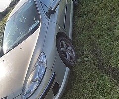 Peugeot 407 2.0 diesal good engine and box parts only