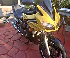 Yamaha FZS 600