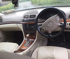 Mercedes E200 - Image 4/5