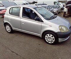 Toyota yaris 2000