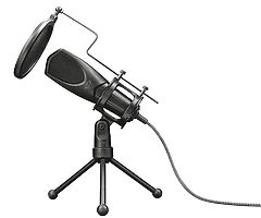 Trust Gaming Mantis Streaming PC Microphone, USB Connected, Including Shock Mount, Pop Filter and Tr - Image 5/6