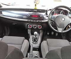 Alfa Romeo giuletta - Image 5/10