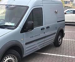 Ford Transit Connect HI Roof - Image 4/8