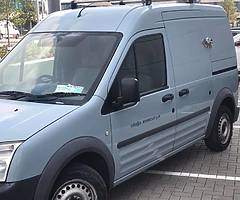 Ford Transit Connect HI Roof - Image 5/8