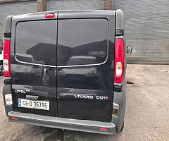 Opel VIvaro black long wheelbase 200&