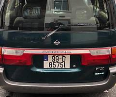 Nissan Serena 1999