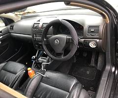 1.4 golf on the button leather seats - Image 6/6