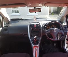 Toyota Auris 1.4 VVTI - Image 4/10