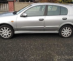 Nissan almera