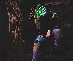 Neon_mask_ireland - Image 6/7