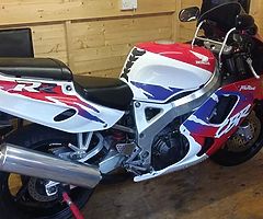 1992 Honda Fireblades - Image 1/2