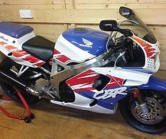 1992 Honda Fireblades - Image 2/2