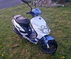 132 Apollo scooter