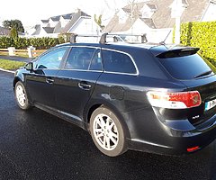 Toyota Avensis    estate  2.0 D4d Diesel Engine on the timing chain   Air conditioning  Sat  nav .Re - Image 7/7