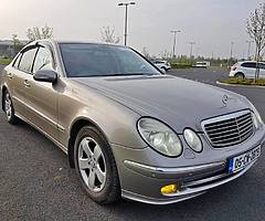 Mercedes-Benz 220