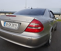 Mercedes-Benz 220