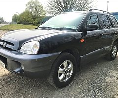 05 Santa Fe 2.0 Petrol 2wd €595. .Call [hidden information] - Image 3/7