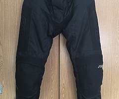 NEW RST Blade II Sport black textile motorcycle trousers uk 38 XL-XXL - Image 4/4