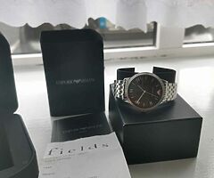 Watch ARMANI RETRO ROUND BLACK DIAL WITH STAINLESS STEEL BRACELET