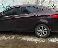 Hyundai Fluidic Verna 2012 top model