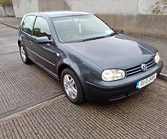 Volkswagen golf 2003.