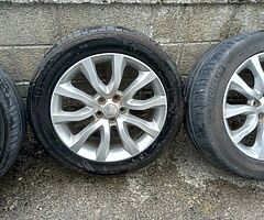 Land rover 20s genuine alloy wheels with good tyres for sale