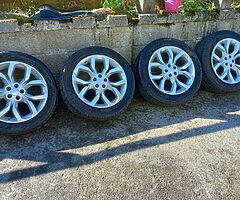 Land rover 19s genuine alloy wheels with good tyres for sale - Image 4/4