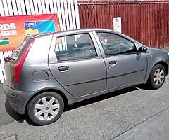 Fiat punto 04 1.4 very nice drive just it's broke the windows little in the front windows