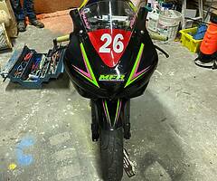 Pre injection r1 race bike - Image 3/3