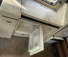 Hobby Elegance 4 Berth Fixed Bed Caravan - Image 6/8