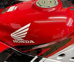 1997 Honda CBR - Image 4/9