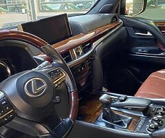 2018 Lexus LX 570 - Image 5/10