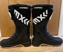 Motocross boots size 9