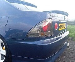 2002 Lexus IS 200 - Image 8/10