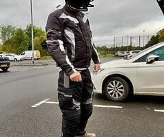 Motorcycle jacket, trousers and boots - Image 5/5