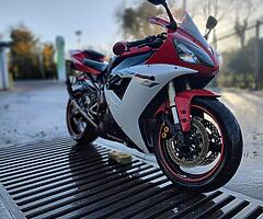 Yamaha r1