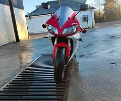 Yamaha r1