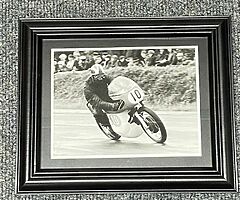 PETER WILLIAMS FRAMED PHOTO @ Mallory Park North West 200 Ulster Grand Prix BSB IOM TT