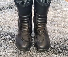 Motorcycle boots