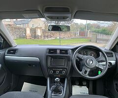 2011 Volkswagen Jetta - Image 5/8