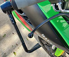 Zx6r 
Track race bike