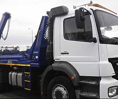 2011 Mercedes Skip loader 18-24