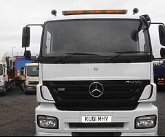 2011 Mercedes Skip loader 18-24