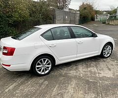 Skoda Octavia 2.0TDI HIGH SPEC!! - Image 5/10