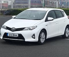 IMMACULATE TOP SPEC 2013 TOYOTA AURIS 1.8 HYBRID AUTOMATIC - Image 4/10