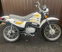 Brand new lifan enduro 100cc 2stroke it would make class Christmas present £1000