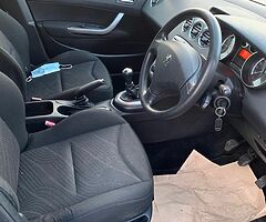 Peugeot 308 - Image 7/8