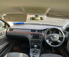 Skoda superb2014 ￼