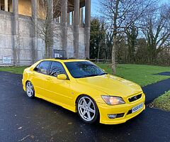 Rose yellow Lexus Is200 - Image 1/10