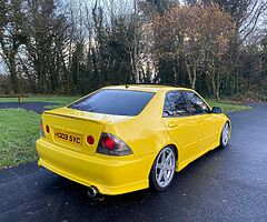 Rose yellow Lexus Is200 - Image 2/10